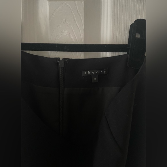 Theory Pencil Skirt - Picture 3 of 4